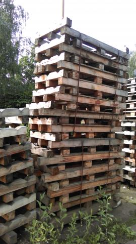 Nabízíme použité dřevěné palety od materiálu, větší množství, sleva