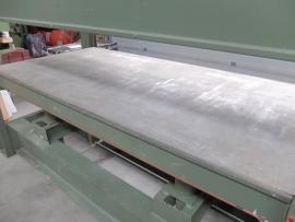Dyhovací lis Italpresse 2300x1100mm vodné ohrievanie