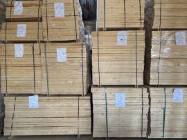 Vysušené smrkové řezivo ze Skandinávie - od 6000 Kč/m3