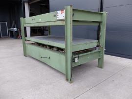 Dyhovací lis ITALPRESSE 3000x1300mm plošný na studeno