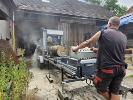 Prodám Použitou kmenovou Pásovou pilu TP-600 mobilní