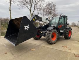 Predaj teleskopických nakladačov Bobcat a Massey a štiepačky na drevo