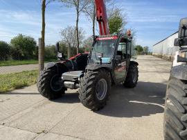 Predám teleskopické nakladače Bobcat a Massey