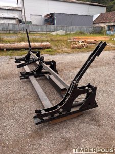 Predám hydraulický nakladač dreva s hákmi ( Waltera ) – ako nový!
