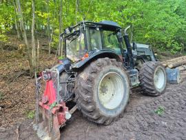 Lesní traktor VALTRA T193 |  Lesnická technika | Dřevoobráběcí stroje | KOMITrade s.r.o.