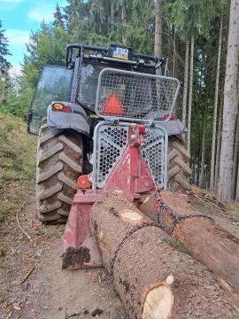 Lesní traktor VALTRA T193 |  Lesnická technika | Dřevoobráběcí stroje | KOMITrade s.r.o.