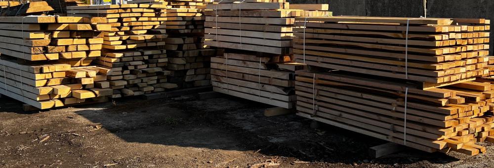 ŠTIEPANÉ DREVO ČERSTVÉ  A  SUCHÉ