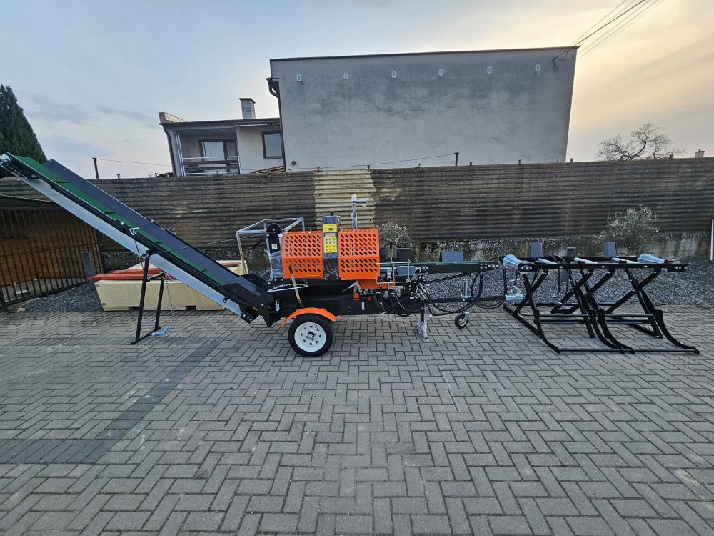 ŠTIEPACÍ POLOAUTOMAT 20t 