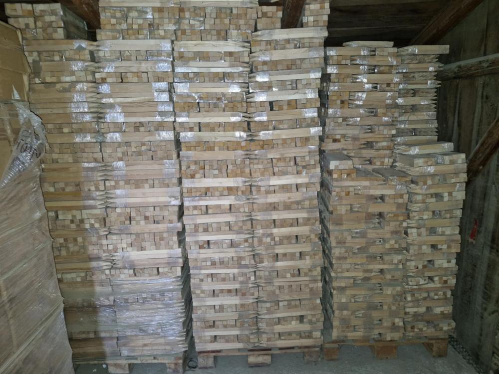 Ponúkame na predaj okrúhle palice, tyče.